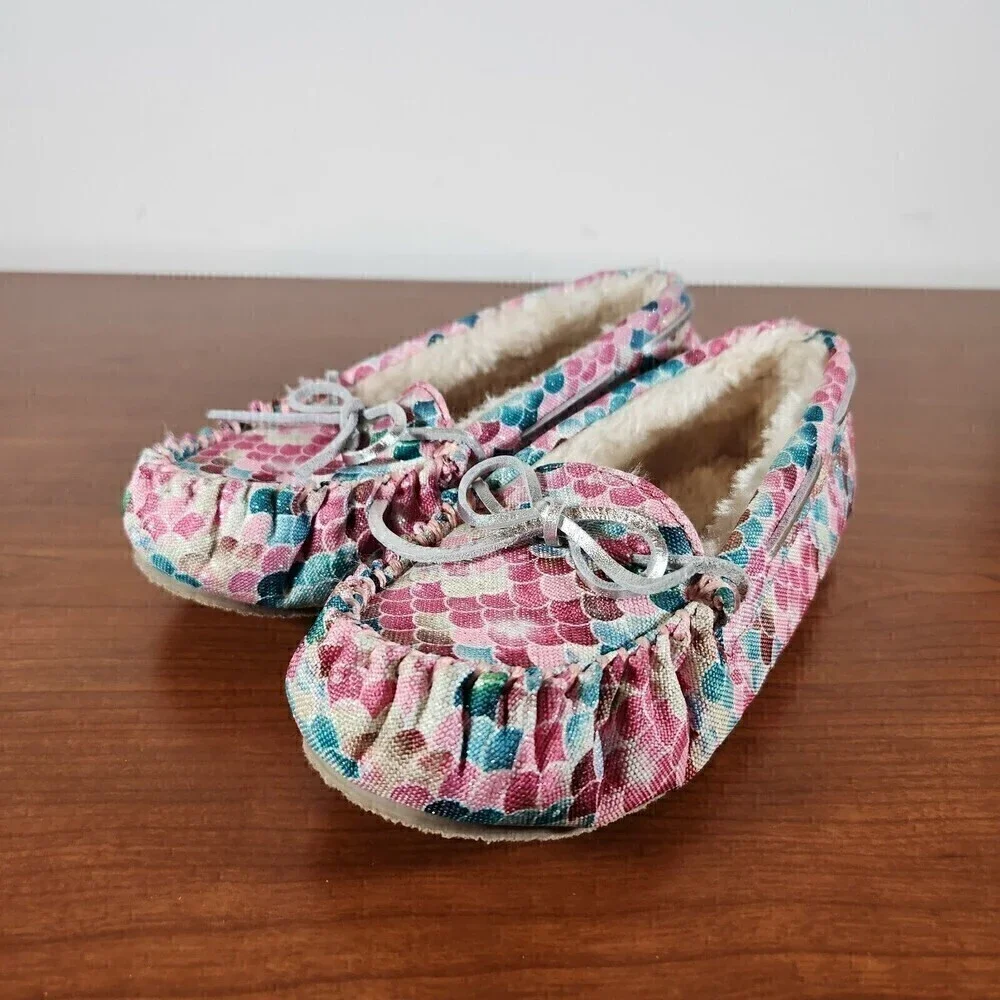 Minnetonka Cassie Little Kid Size 4 Faux Fur Lined Slippers Mermaid 49095
